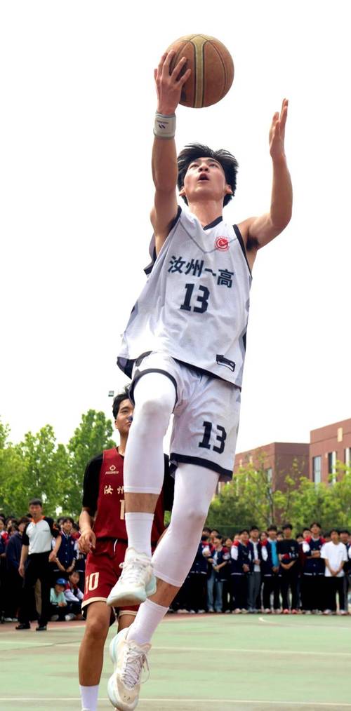 篮球新闻速递：NBA与国家队动态追踪